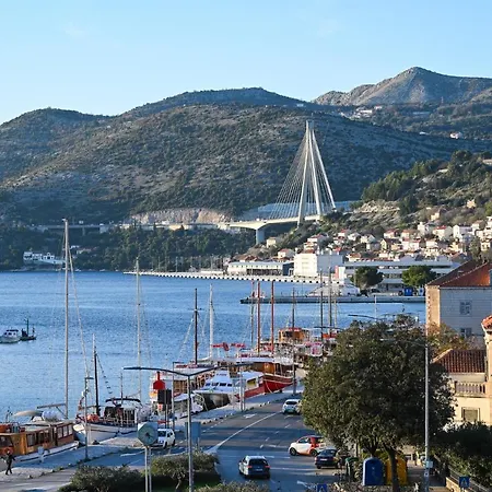 Sea View Porto With Secured Private Parking 아파트